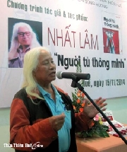 Bềnh bồng tóc trắng theo mây